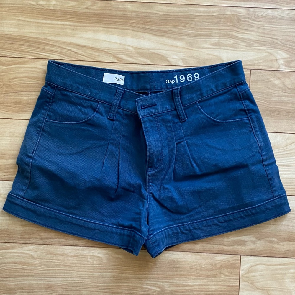 Gap shorts